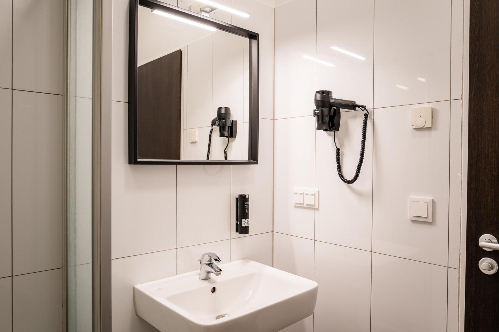 Apartmenthaus Berlin Neukoelln Экстерьер фото